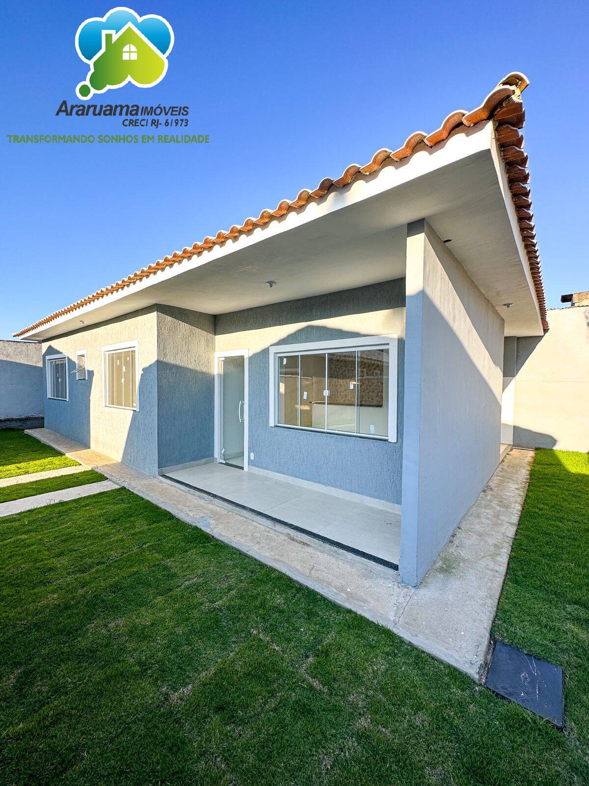 Casa à venda com 3 quartos, 200m² - Foto 1