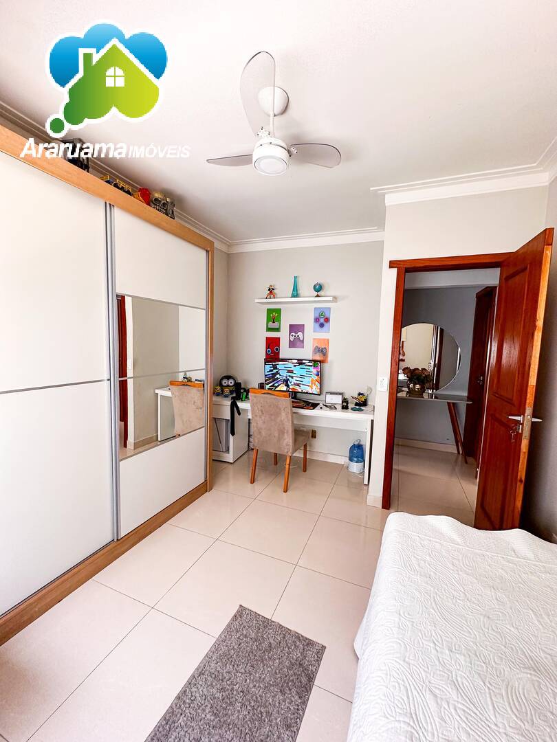 Casa à venda com 4 quartos, 300m² - Foto 15